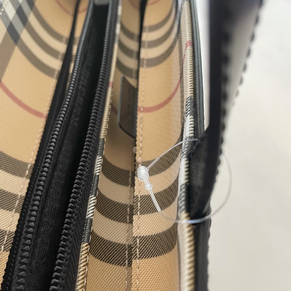 Burberry Bag - Picture 3 of 8